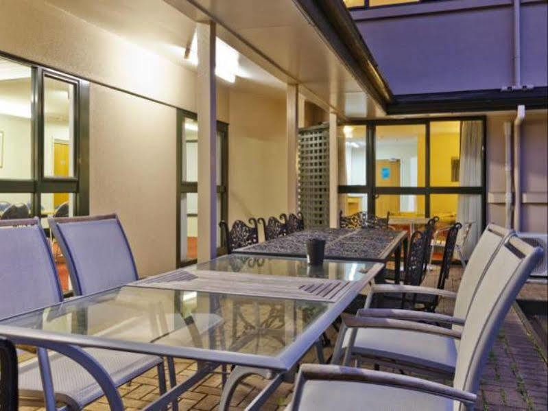 Albany Oak Motel Auckland Bagian luar foto